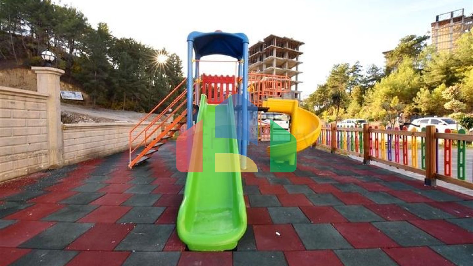 Двокімнатна квартира 1 + 1 в зеленій частині району Авсаллар з багатою інфраструктурою