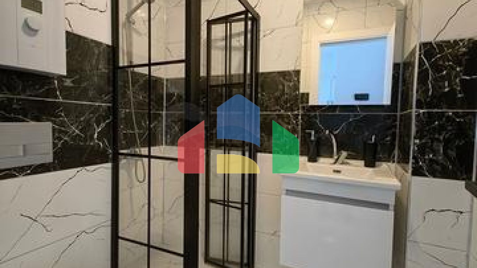 Двокімнатна квартира 1 + 1 в зеленій частині району Авсаллар з багатою інфраструктурою