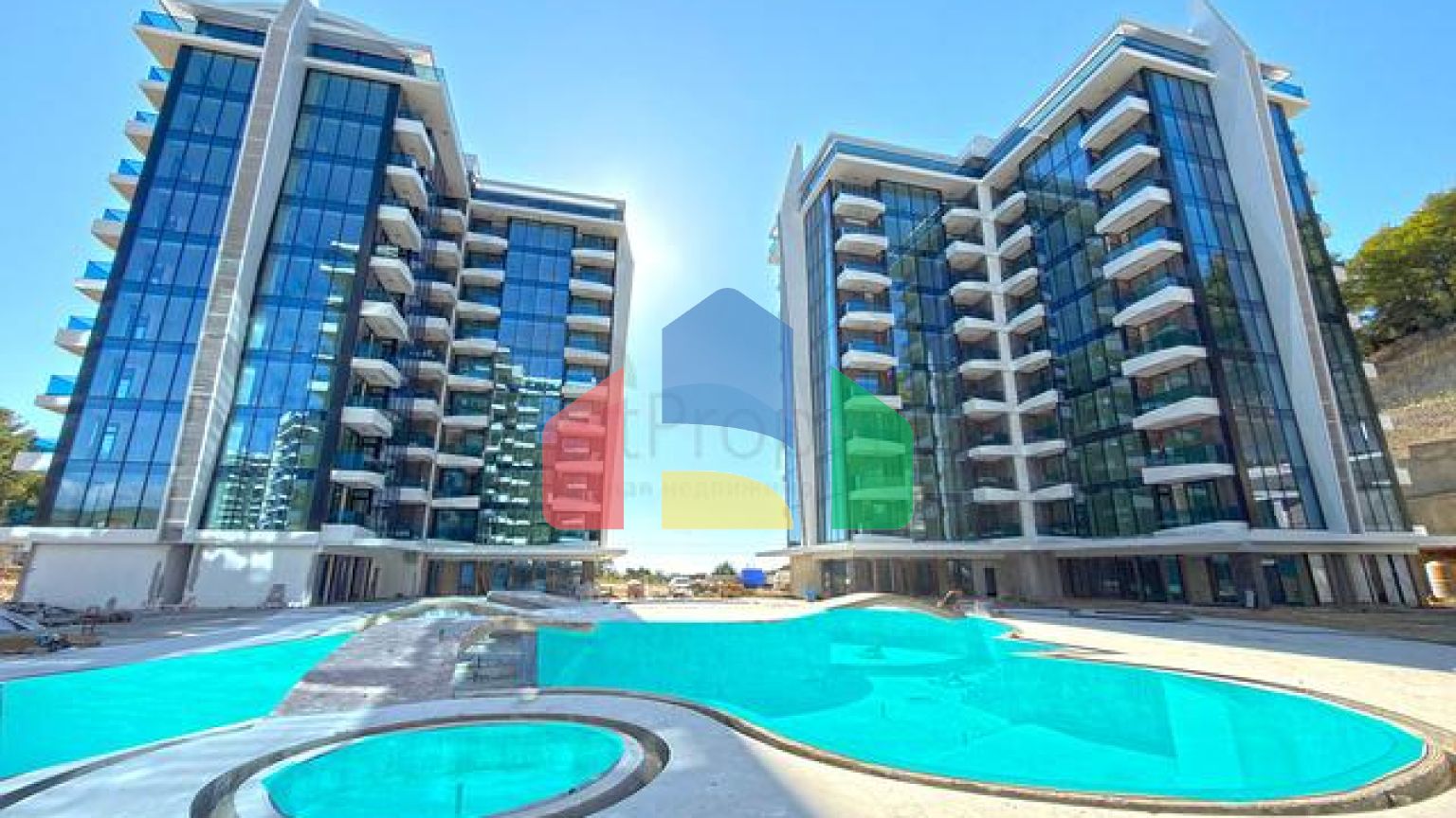 Современная квартира с панорамным видом на море в Авсалларе