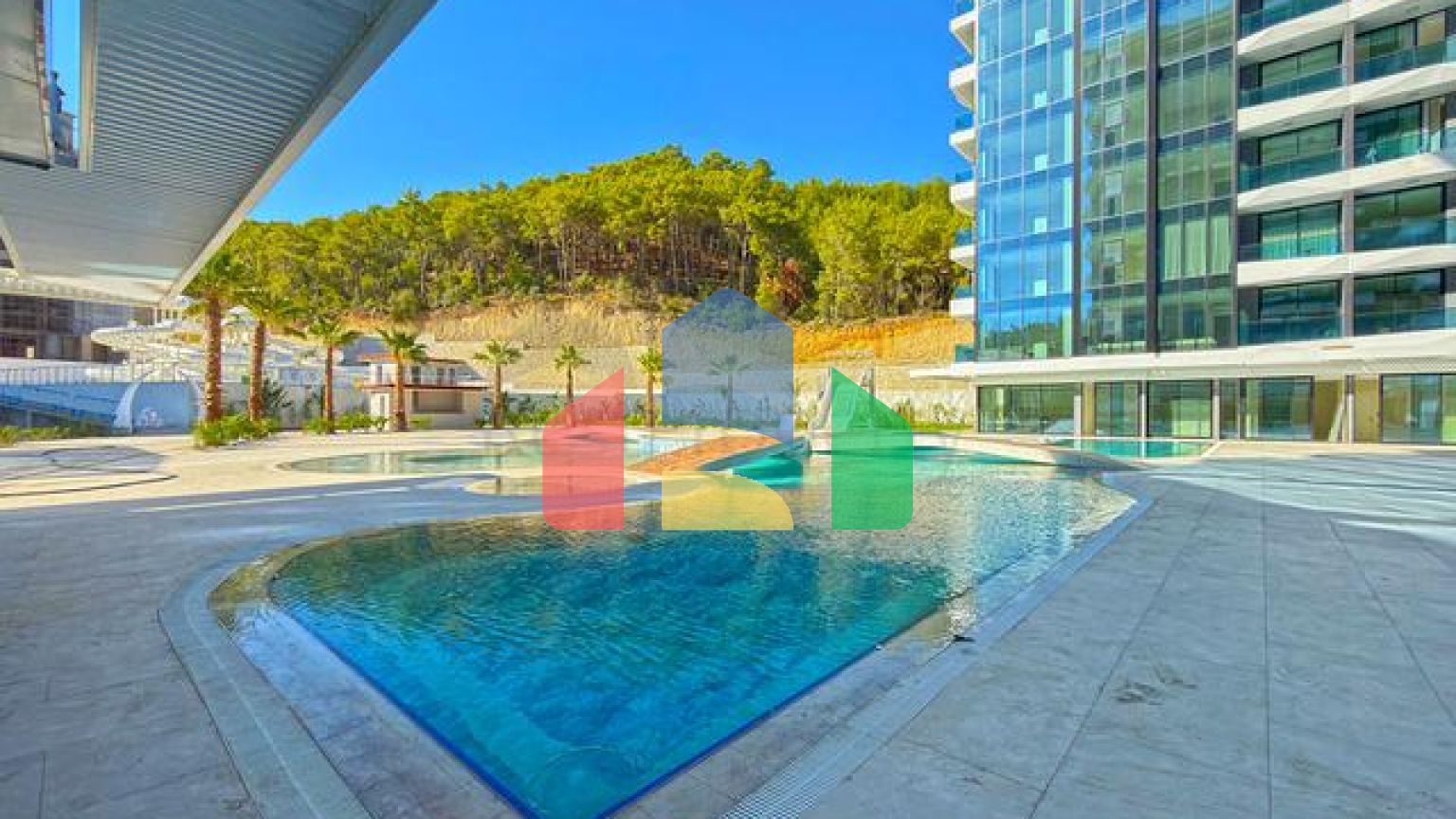 Современная квартира с панорамным видом на море в Авсалларе