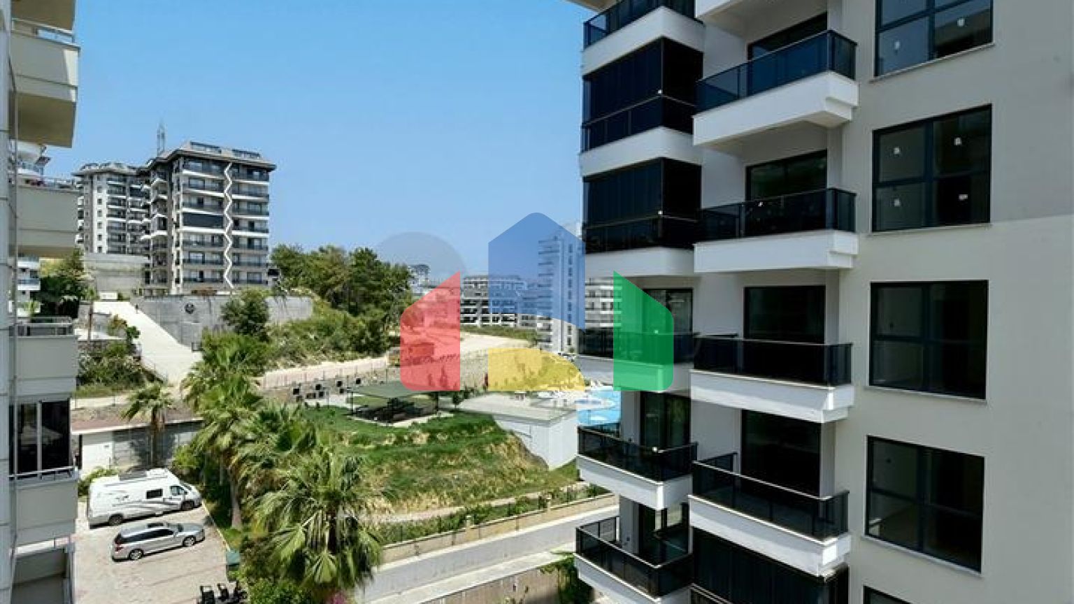 Уютная меблированная квартира с богатой инфраструктурой в живописном районе Авсаллар