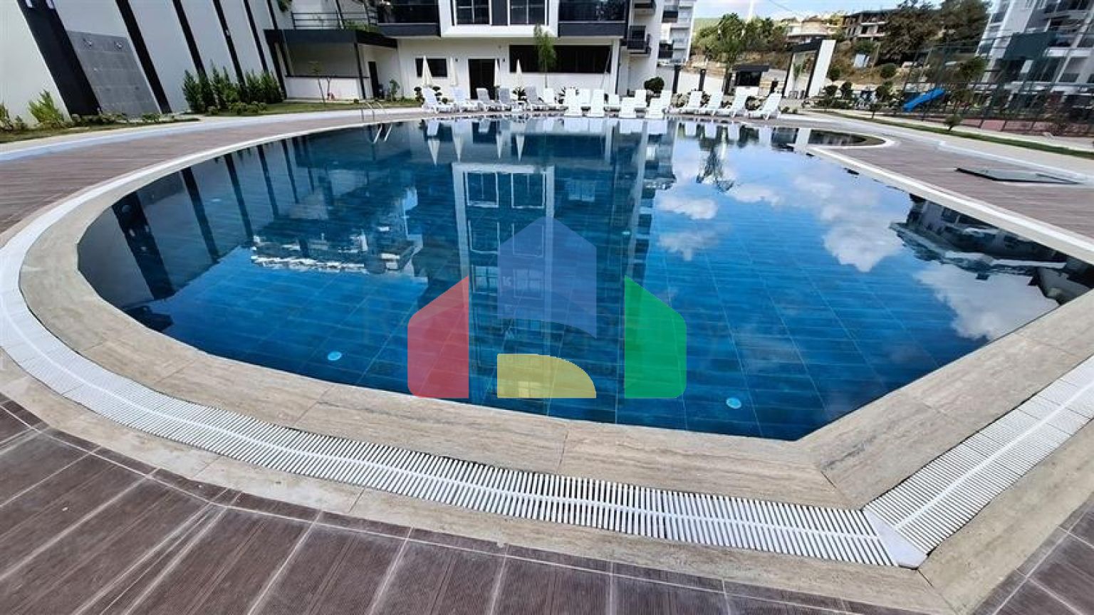 Однокомнатная квартира 1+1 в современном жилом доме района Авсаллар