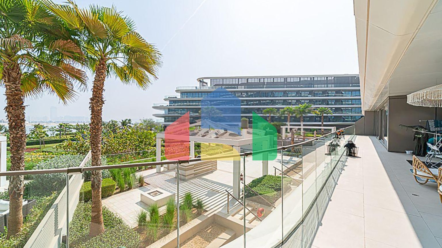 Вид на пальмы и пляж | Роскошная жизнь | Меблирована