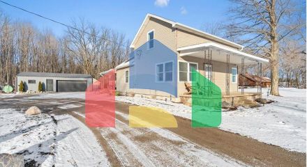 Residential - Single Family Home - Charlotte, Michigan, United States - United States