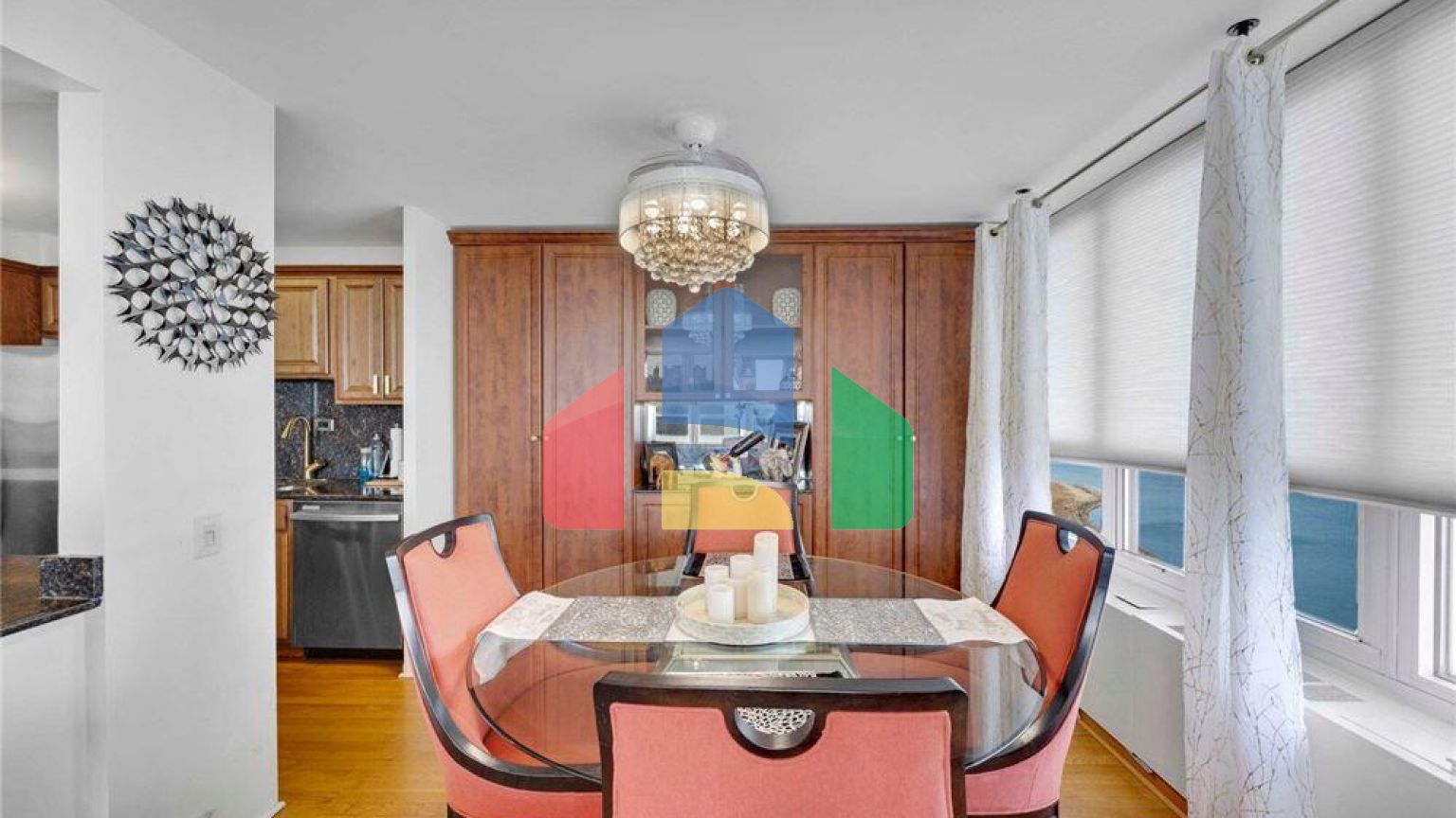 Residential - Condo/Apartment - Chicago, Illinois, United States - United States