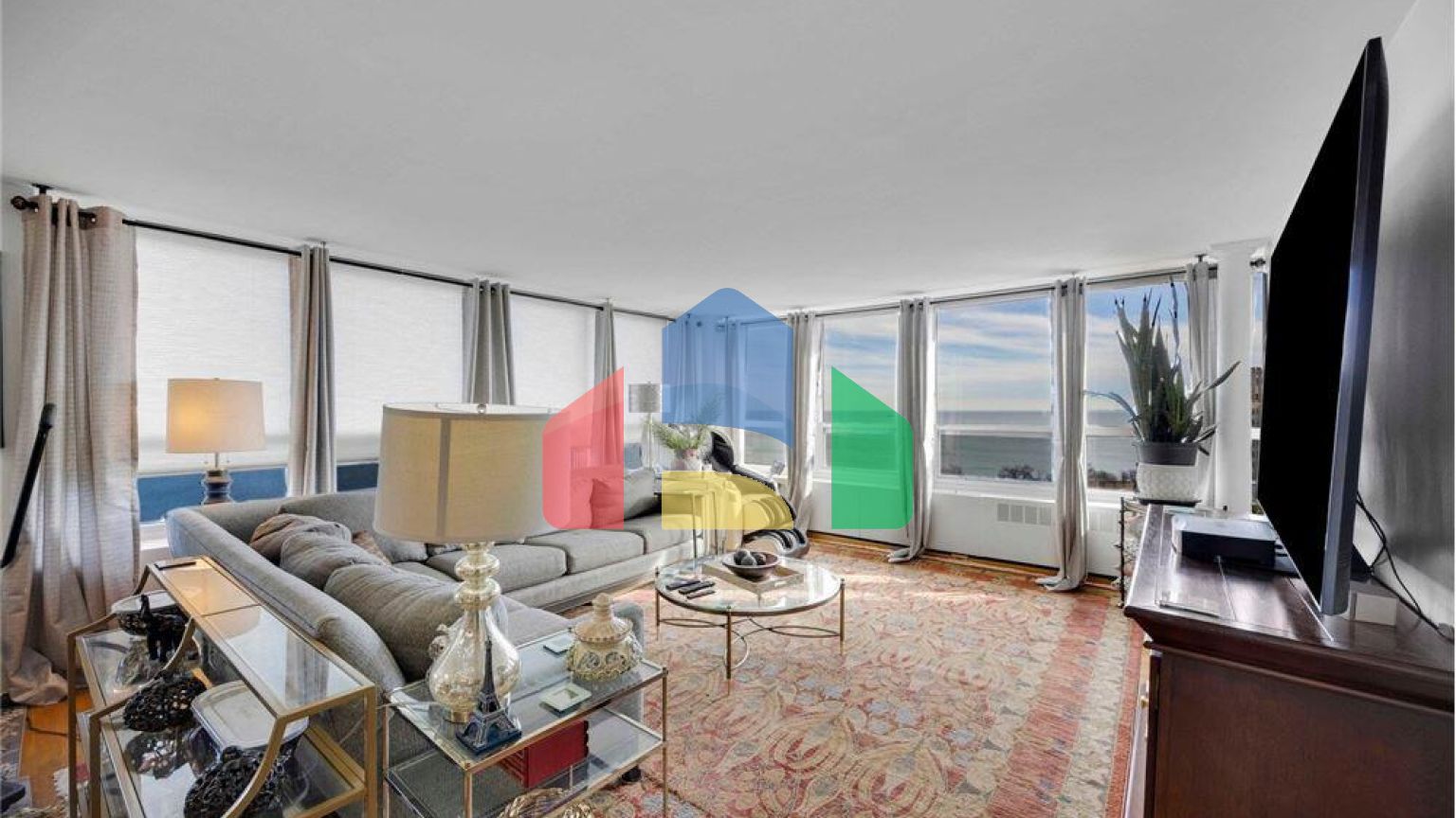 Residential - Condo/Apartment - Chicago, Illinois, United States - United States