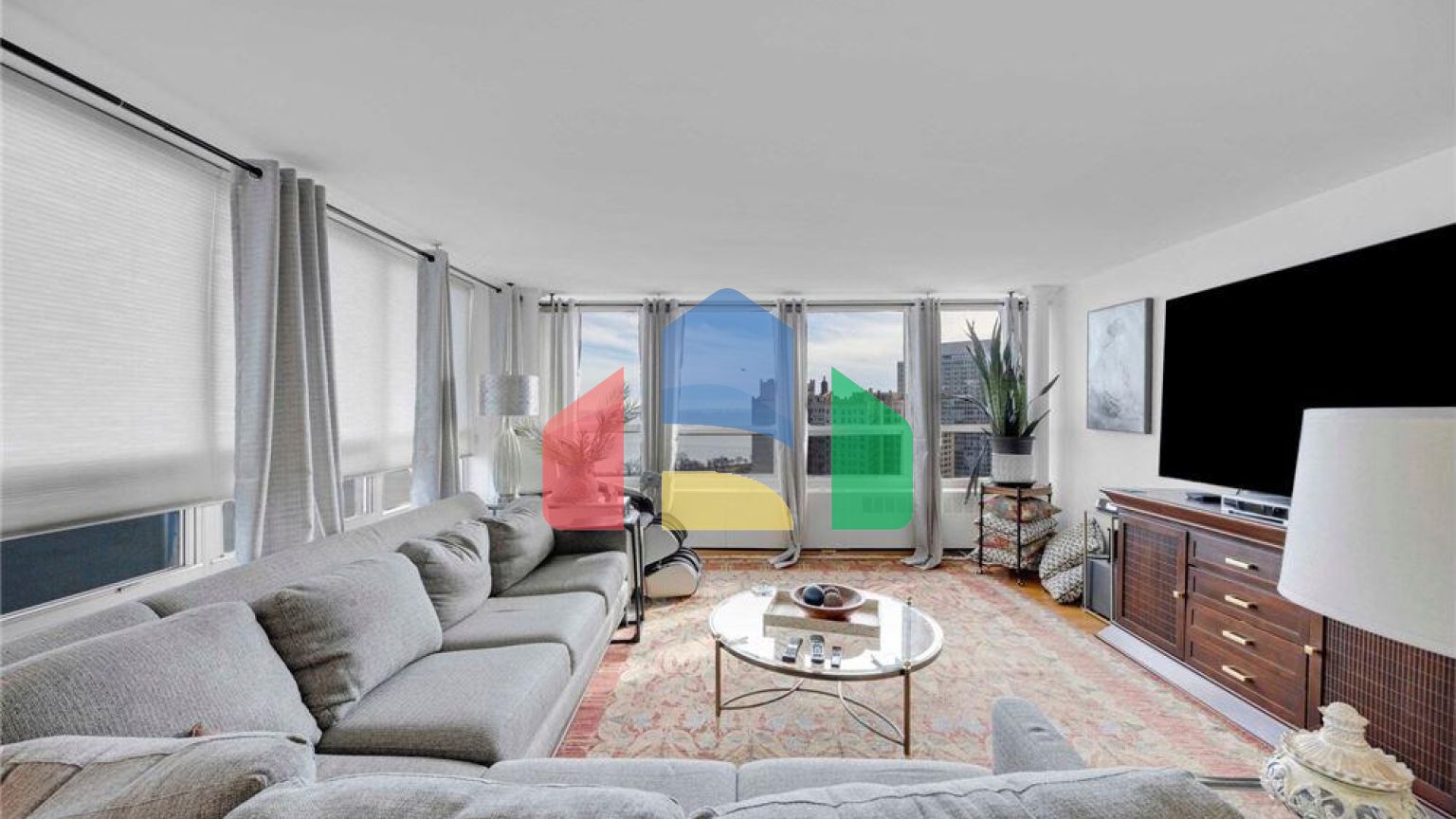 Residential - Condo/Apartment - Chicago, Illinois, United States - United States