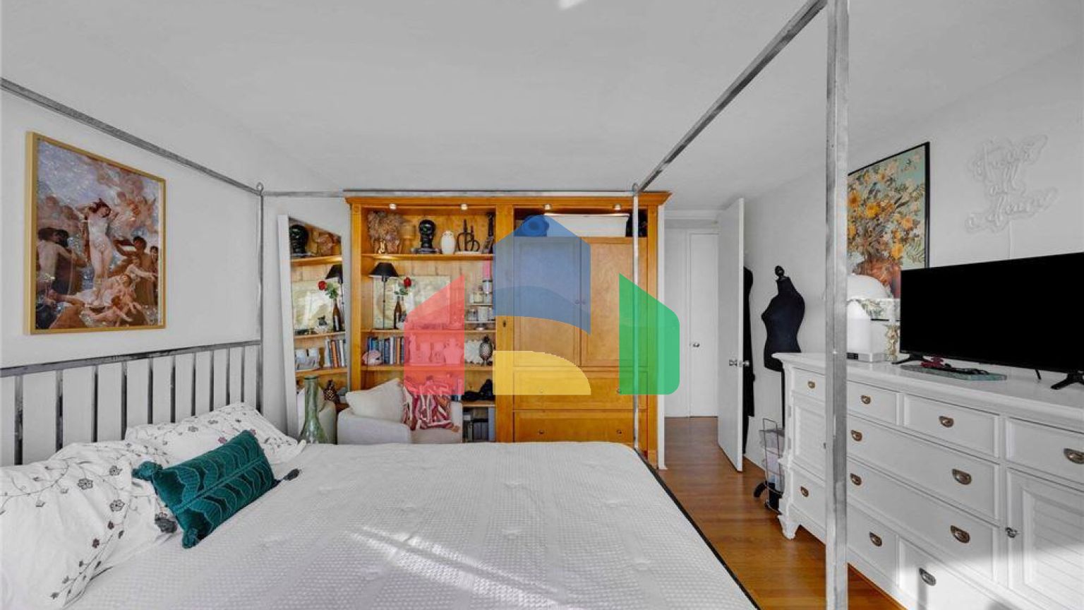 Residential - Condo/Apartment - Chicago, Illinois, United States - United States