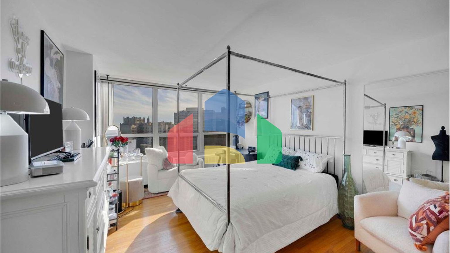 Residential - Condo/Apartment - Chicago, Illinois, United States - United States