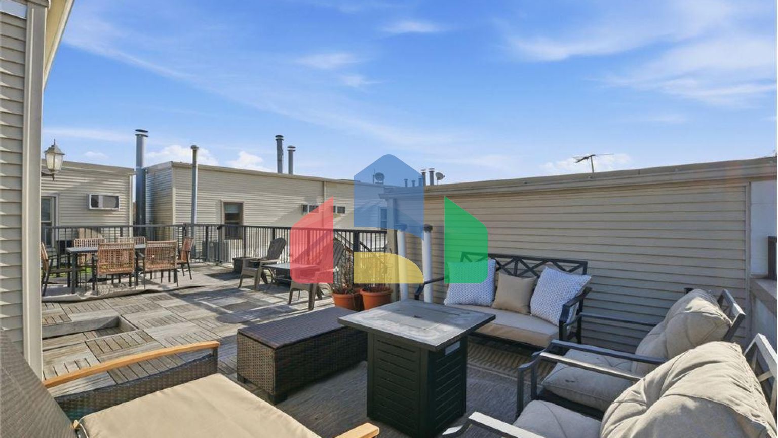 Residential - Condo/Apartment - Chicago, Illinois, United States - United States