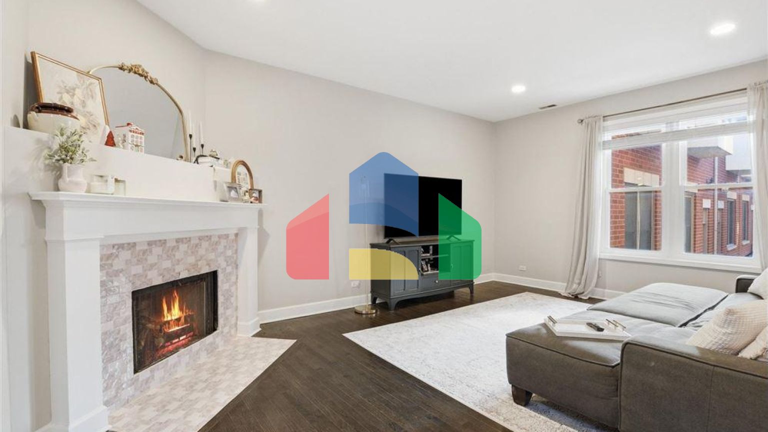 Residential - Condo/Apartment - Chicago, Illinois, United States - United States