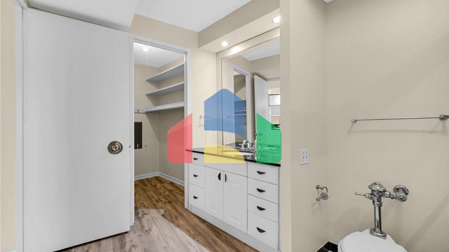 Residential - Condo/Apartment - Chicago, Illinois, United States - United States