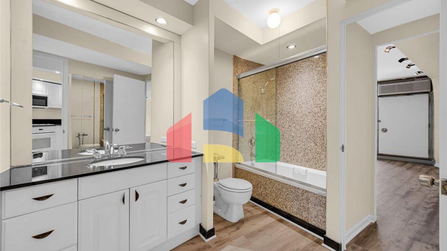 Residential - Condo/Apartment - Chicago, Illinois, United States - United States