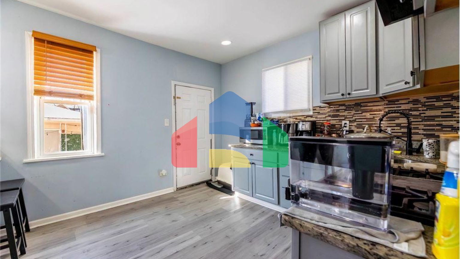 Residential - Single Family Home - Chicago, Illinois, United States - United States