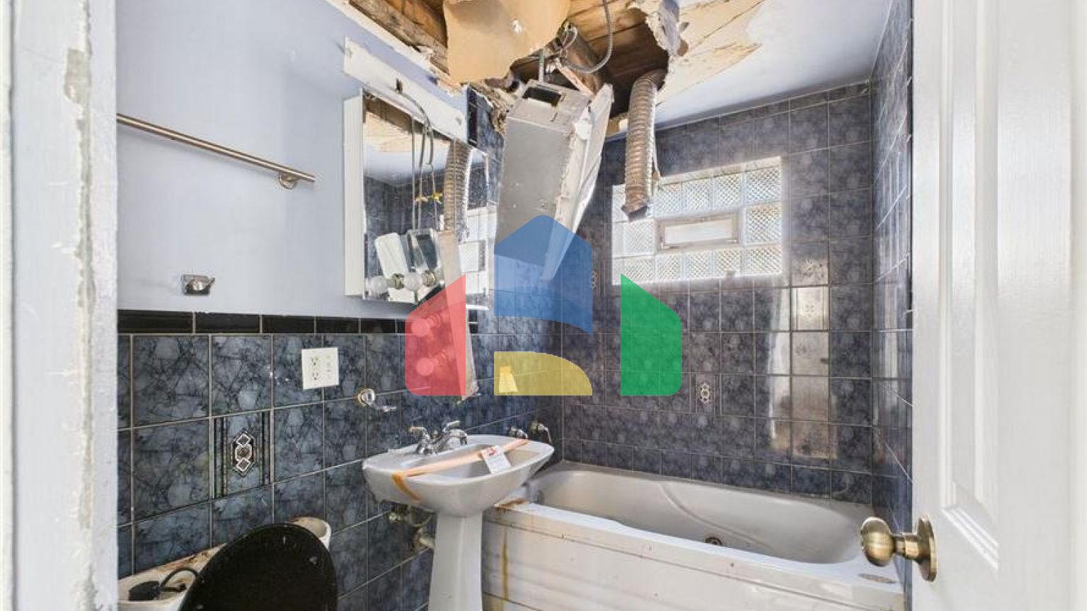 Residential - Single Family Home - Chicago, Illinois, United States - United States