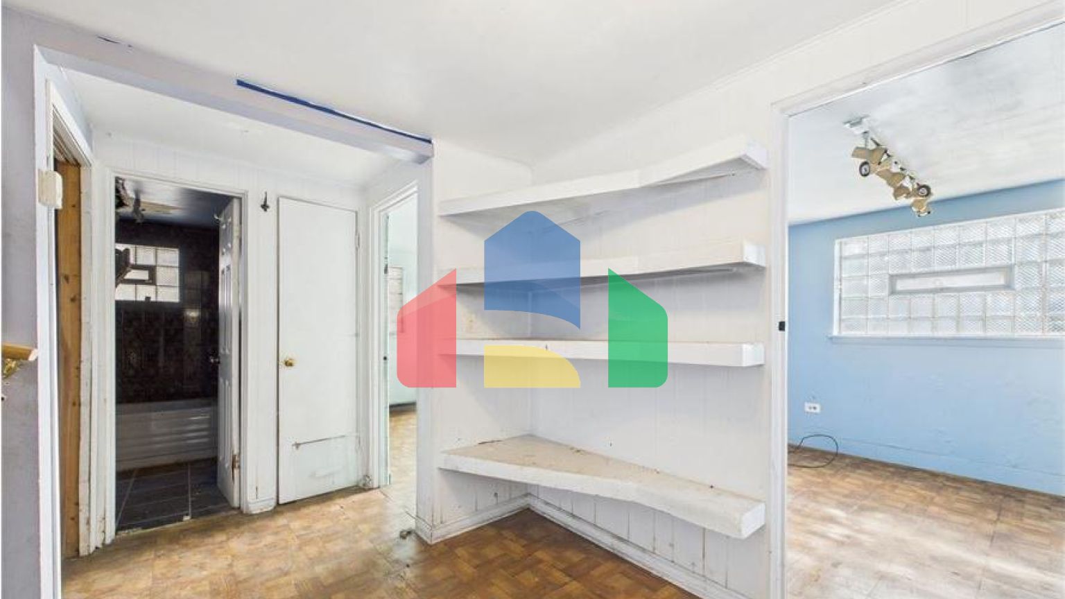 Residential - Single Family Home - Chicago, Illinois, United States - United States