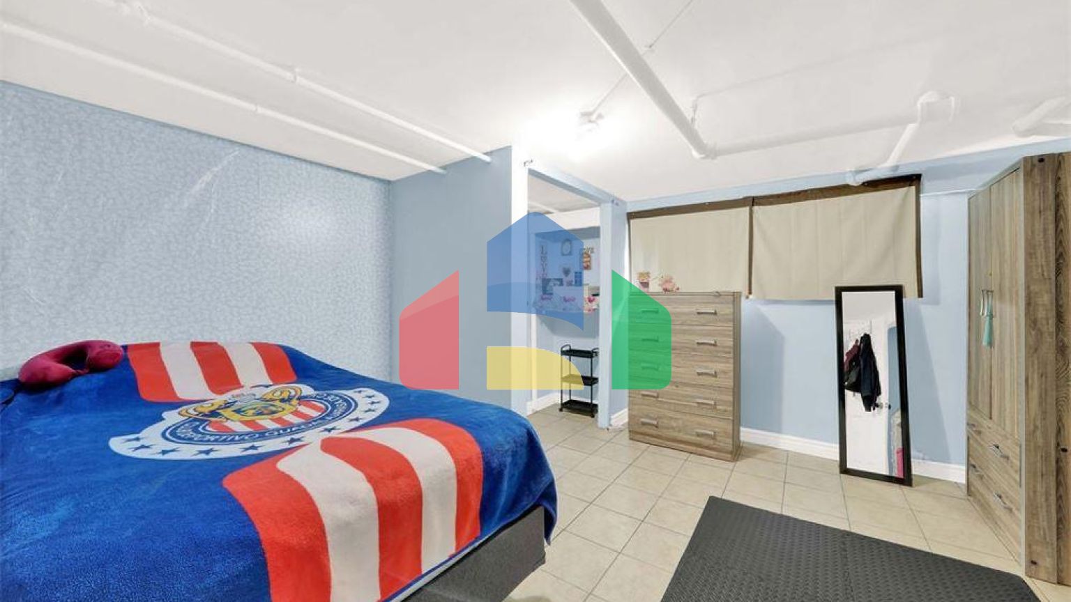 Residential - Multi-Family - Chicago, Illinois, United States - United States