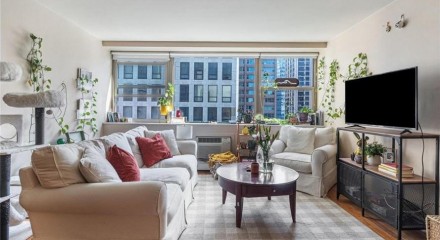 Residential - Condo/Apartment - Chicago, Illinois, United States - United States