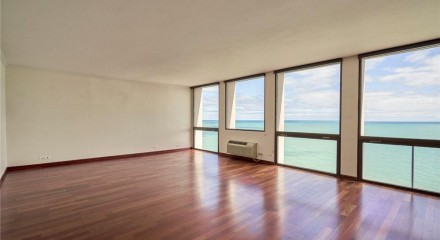 Residential - Condo/Apartment - Chicago, Illinois, United States - United States