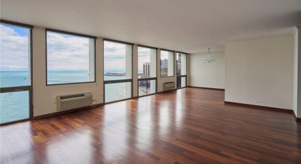 Residential - Condo/Apartment - Chicago, Illinois, United States - United States