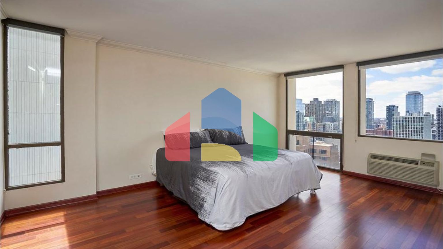 Residential - Condo/Apartment - Chicago, Illinois, United States - United States