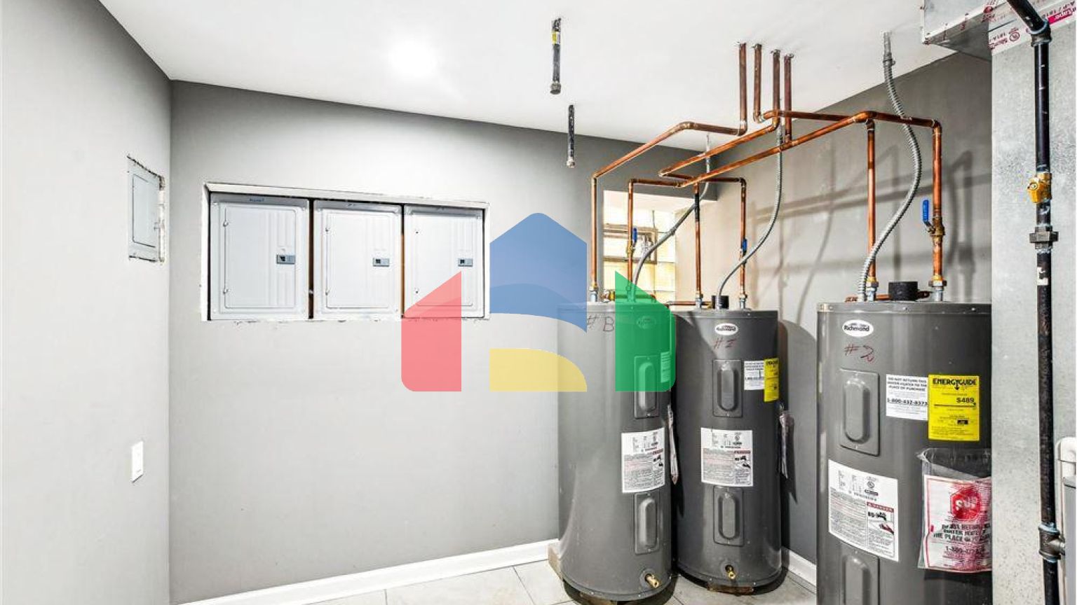 Residential - Multi-Family - Chicago, Illinois, United States - United States