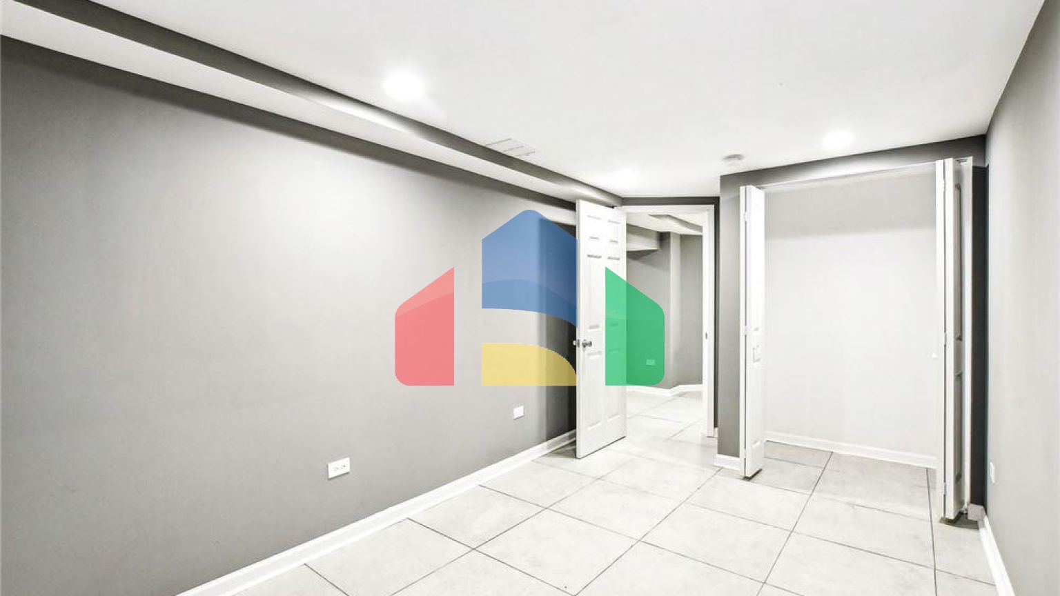 Residential - Multi-Family - Chicago, Illinois, United States - United States