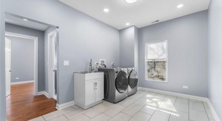 Residential - Single Family Home - Chicago, Illinois, United States - United States