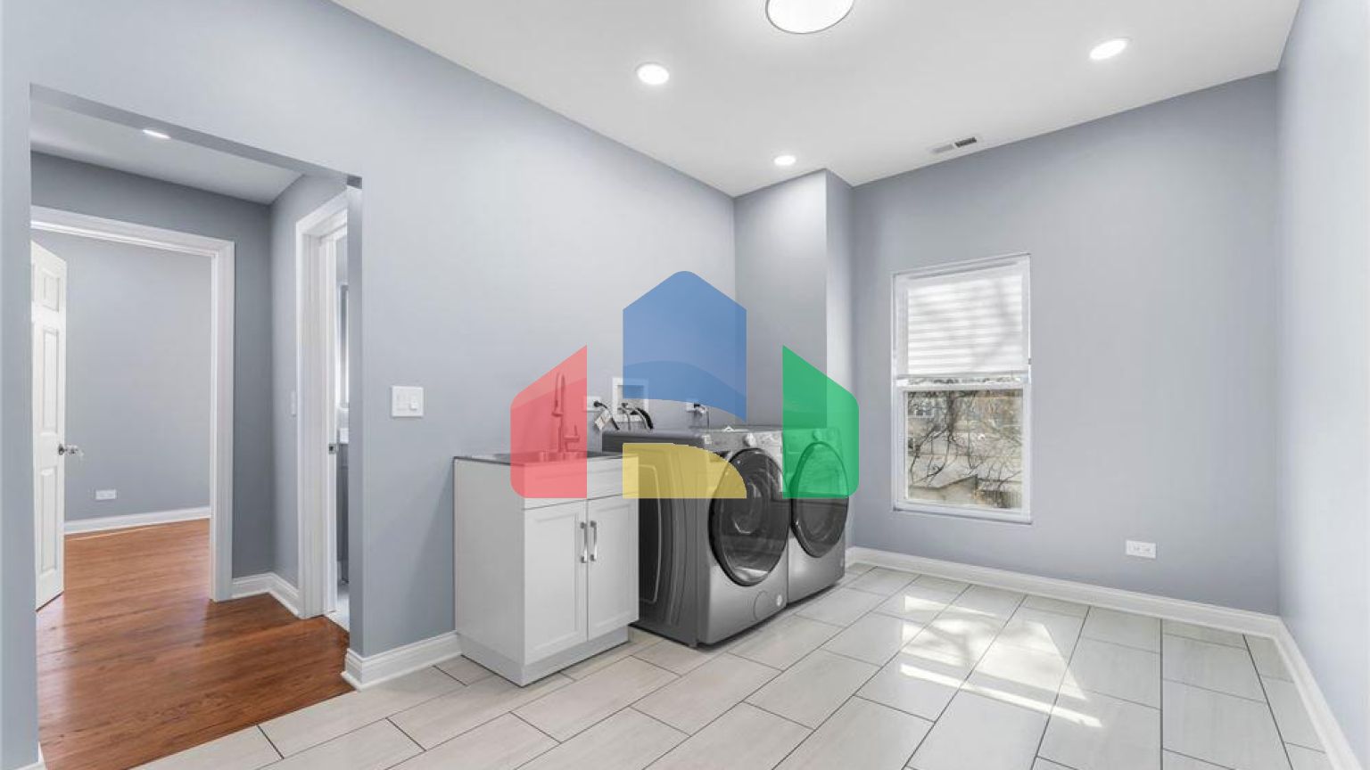 Residential - Single Family Home - Chicago, Illinois, United States - United States