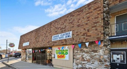 Commercial - Commercial/Retail - Chicago, Illinois, United States - United States