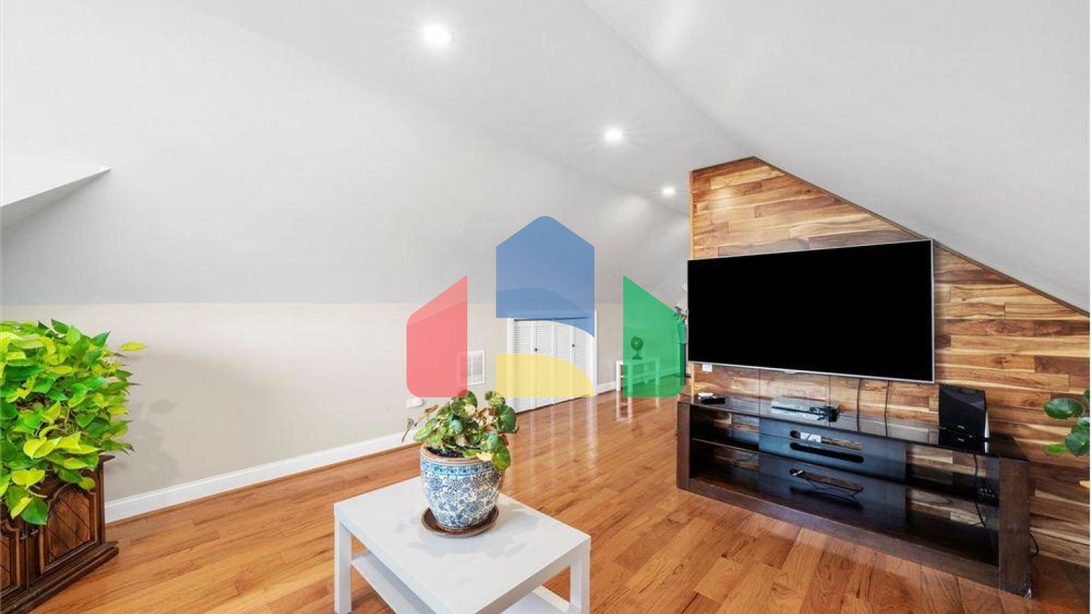 Residential - Single Family Home - Chicago, Illinois, United States - United States