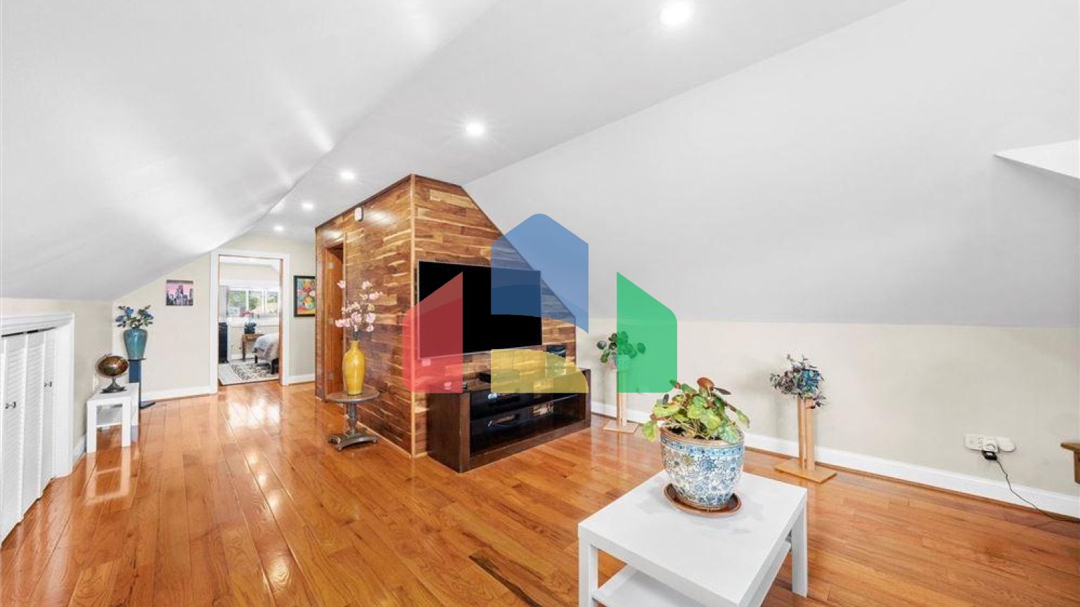 Residential - Single Family Home - Chicago, Illinois, United States - United States