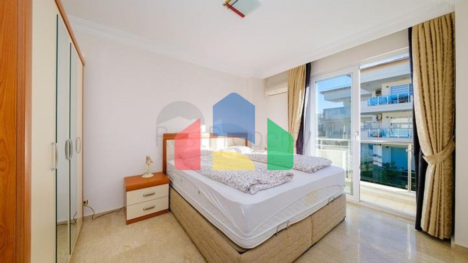 Пентхаус 3+1 с панорамными видами на море в районе Конаклы