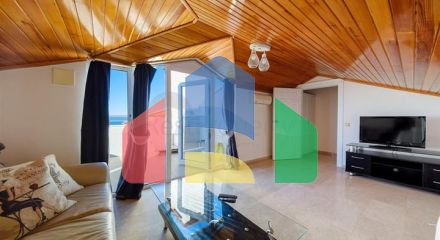 Пентхаус 3+1 с панорамными видами на море в районе Конаклы