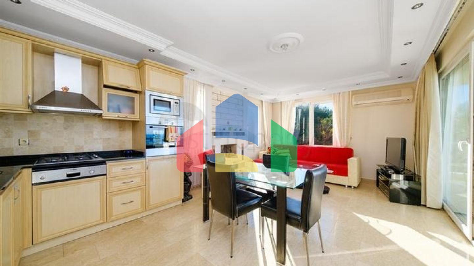 Пентхаус 3+1 с панорамными видами на море в районе Конаклы