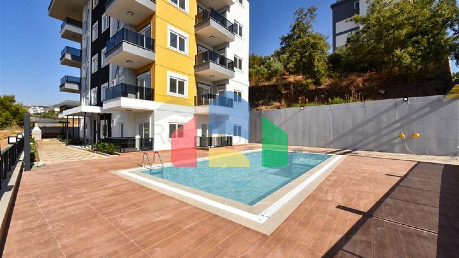 Пентхаус с видом на море в районе Конаклы