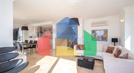 Роскошная вилла с видом на море в престижном районе Коналкы