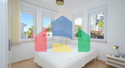 Роскошная вилла с видом на море в престижном районе Коналкы