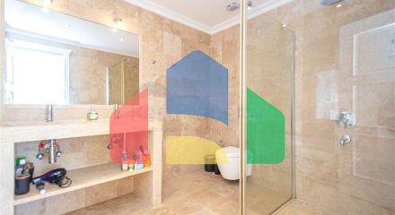 Роскошная вилла с видом на море в престижном районе Коналкы