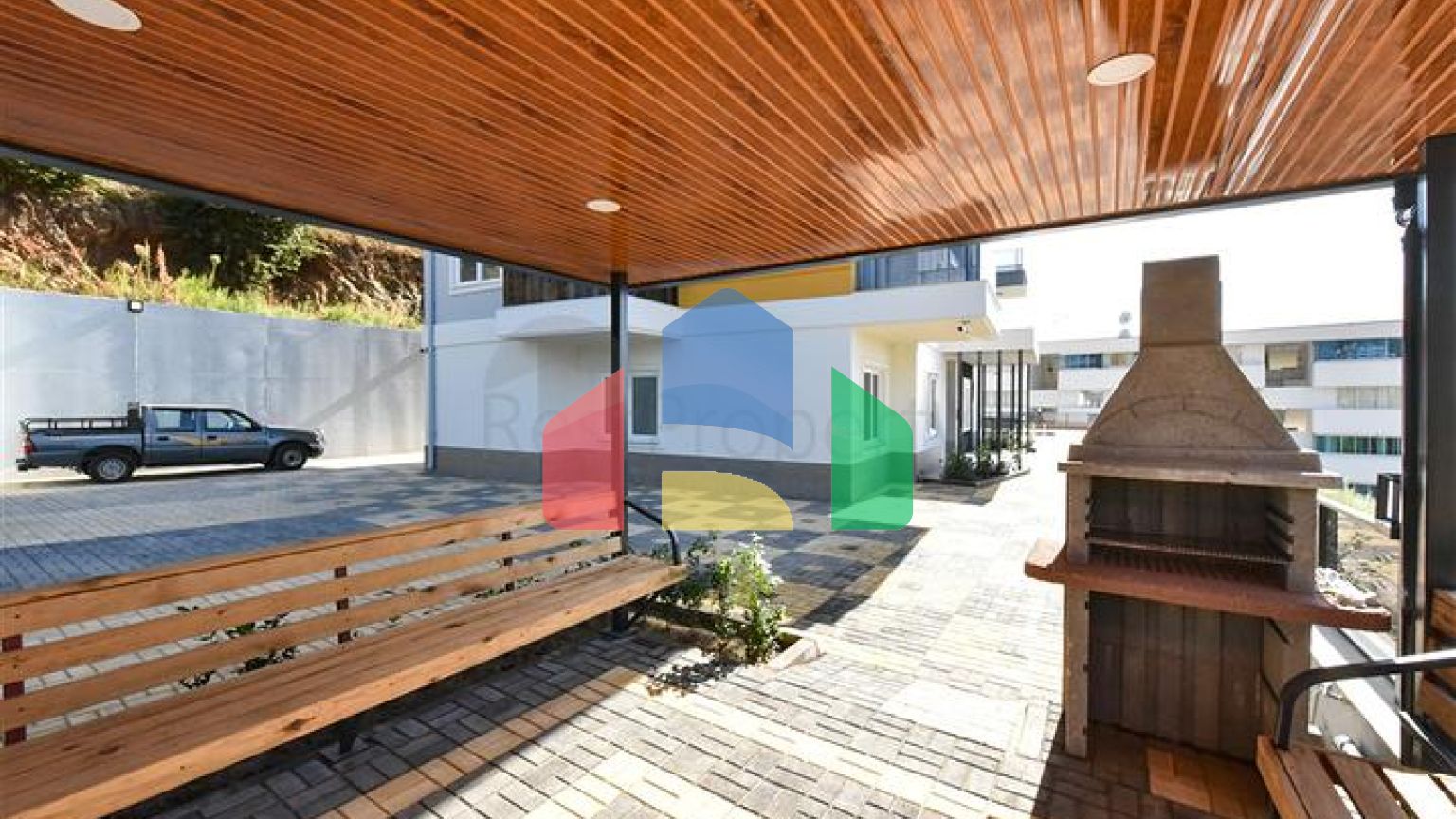 Трикімнатні апартаменти з окремою кухнею і можливістю отримати ВНЖ в районі Конакли