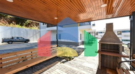 Трикімнатні апартаменти з окремою кухнею і можливістю отримати ВНЖ в районі Конакли