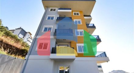 Трикімнатні апартаменти з окремою кухнею і можливістю отримати ВНЖ в районі Конакли