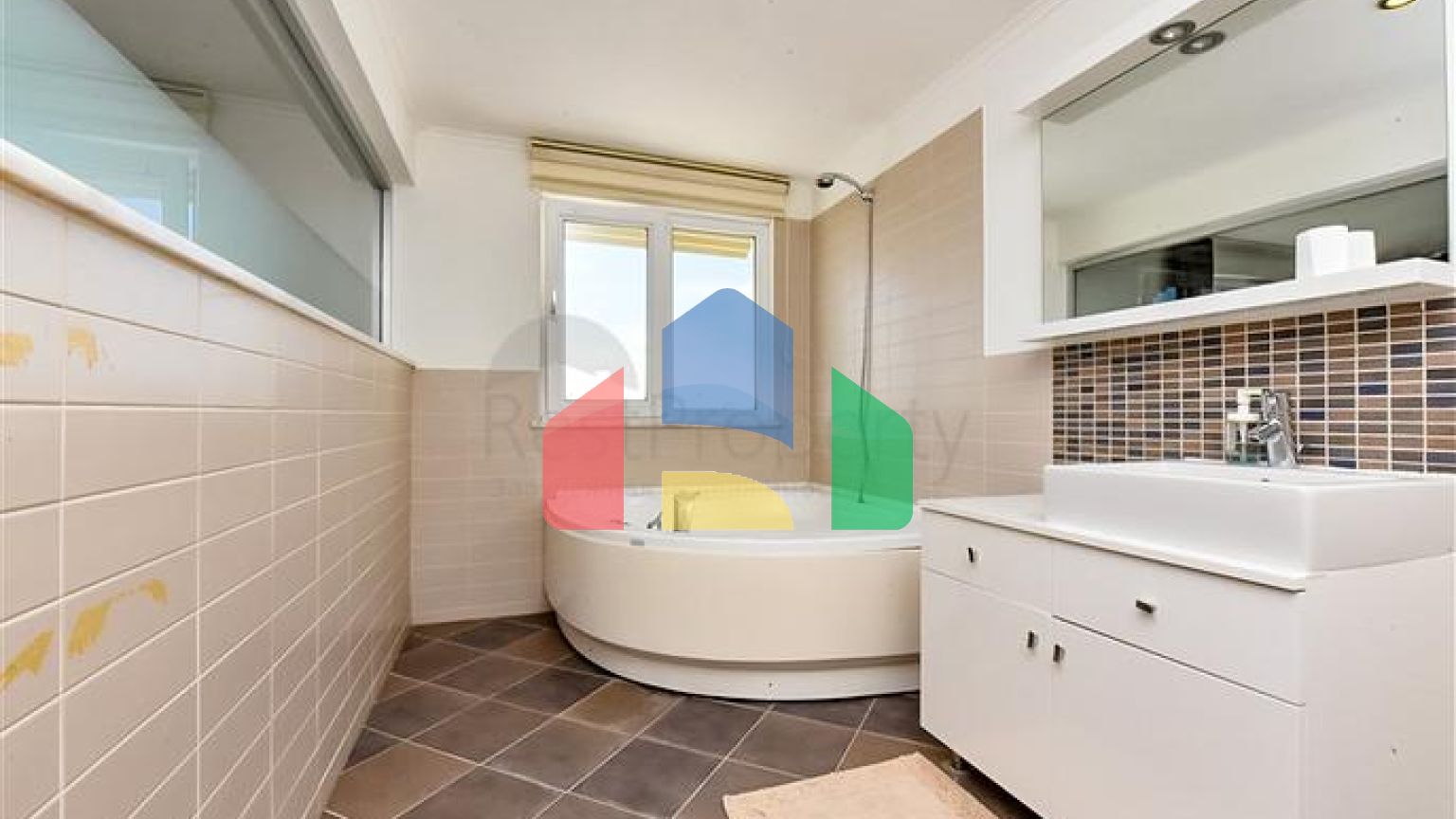 Просторный пентхаус планировкой 3+1 в районе Конаклы.