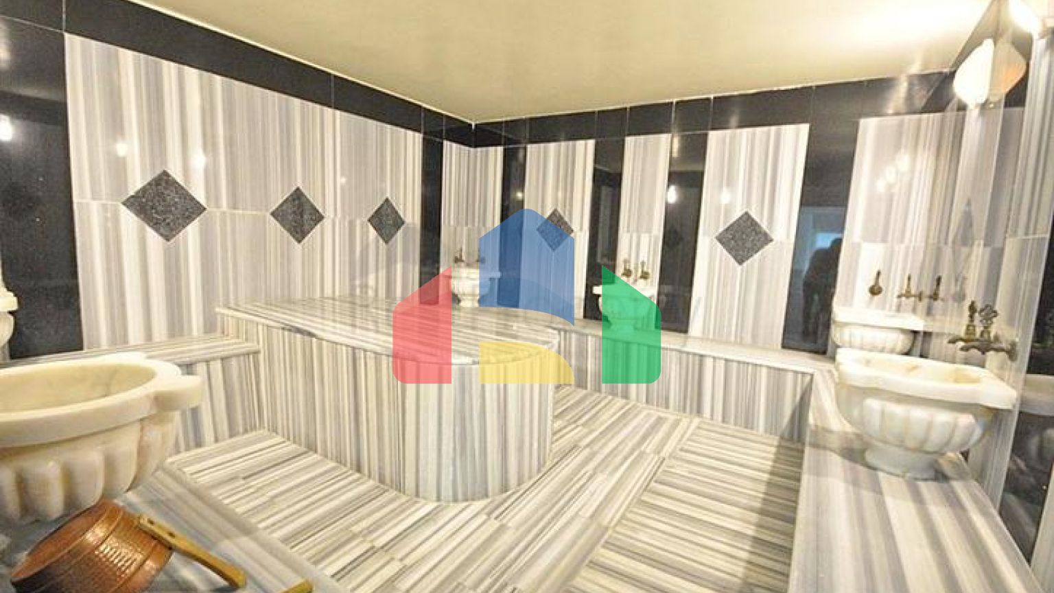 Просторный пентхаус планировкой 3+1 в районе Конаклы.