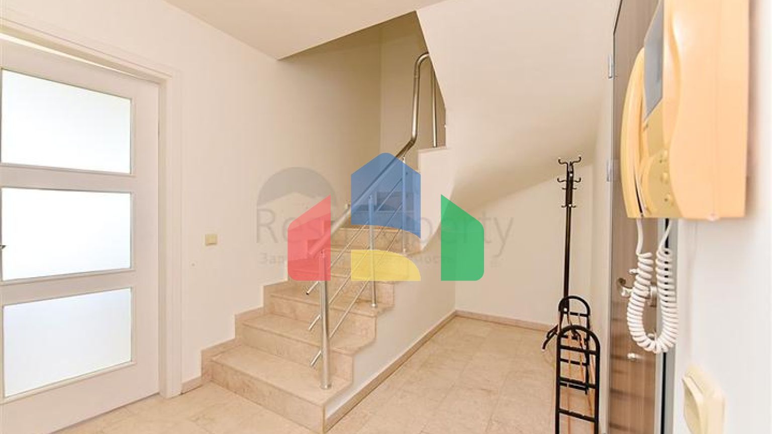 Просторный пентхаус планировкой 3+1 в районе Конаклы.