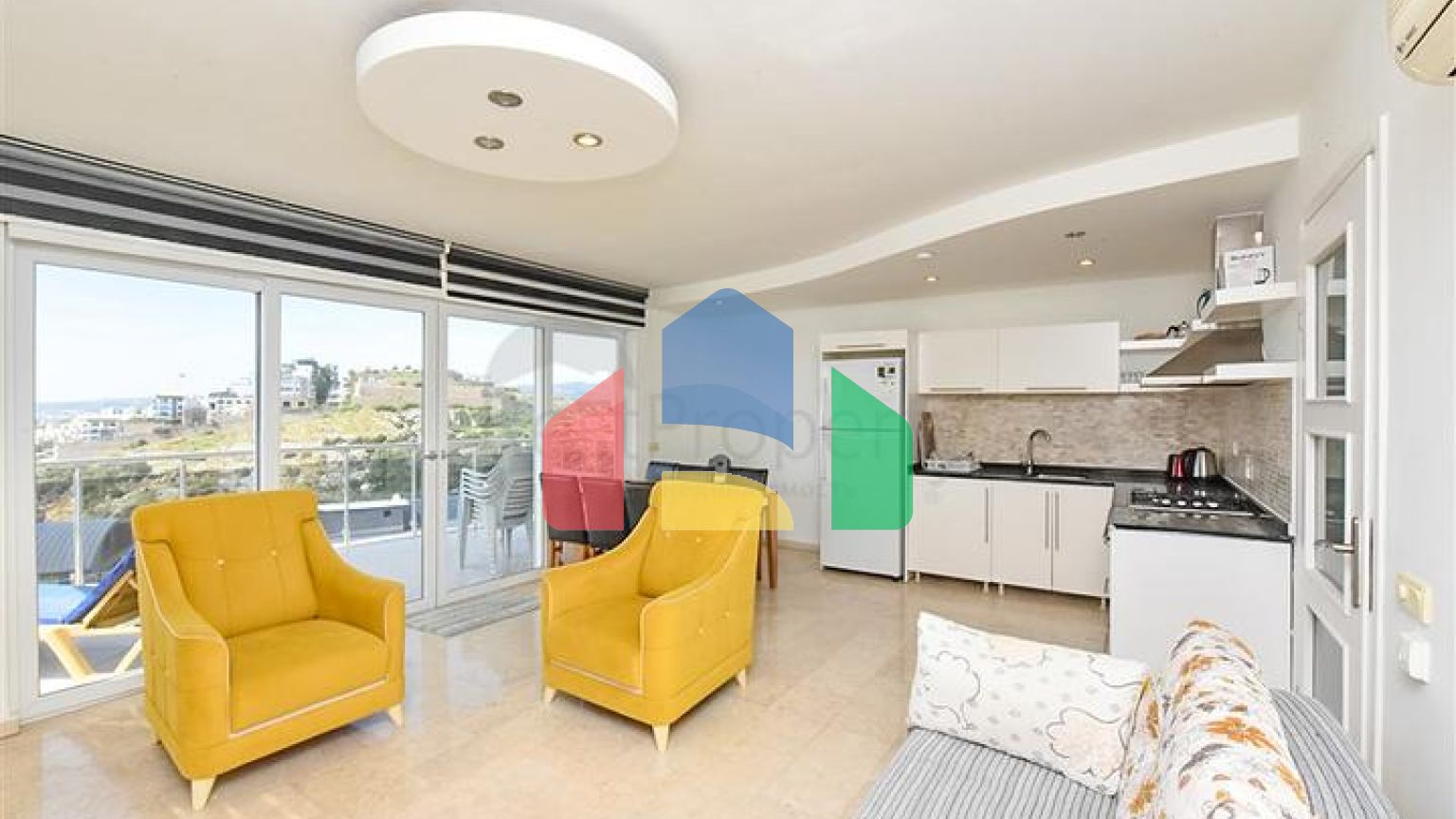 Просторный пентхаус планировкой 3+1 в районе Конаклы.