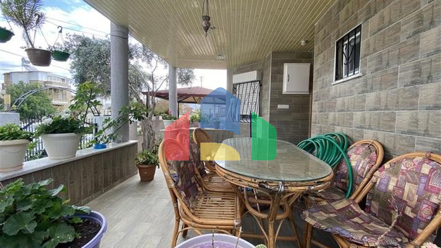 Просторная вилла 3+1 в 250м от моря в районе Конаклы