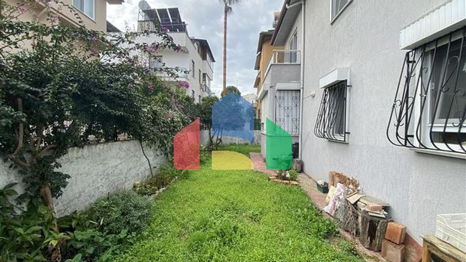 Просторная вилла 3+1 в 250м от моря в районе Конаклы