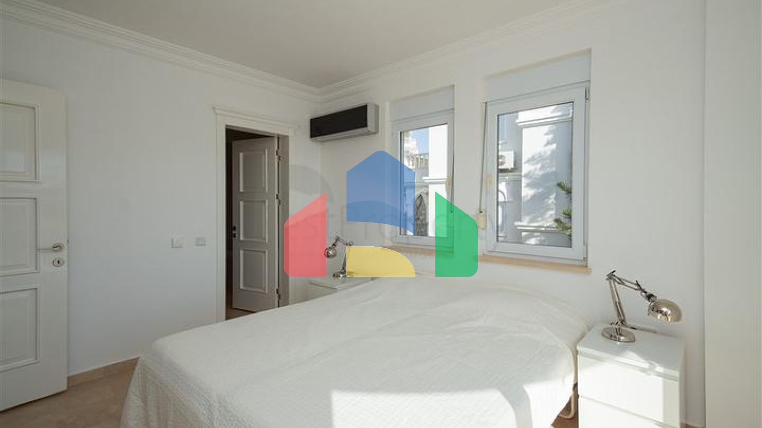 Роскошная вилла с панорамным видом на море в одном из самых престижных районов Алании