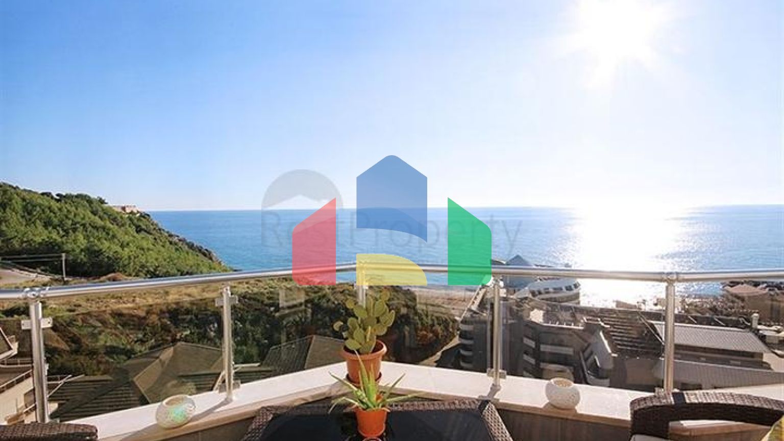 Пентхаус 4+1 с дизайнерским ремонтом и шикарным видом на море